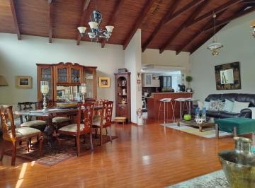 Casa · 240m² · 3 Habitaciones · 3 Estacionamientos · Casa en Venta Sector Dammer 1, Cerca de La Av El Inca