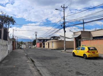 Terreno / Lote , Quito · En Venta Terreno con Casa Para Proyecto San Isidro