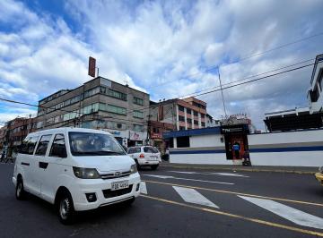 Oficina comercial de 3 habitaciones, Quito · Oficina / Consultorio / en Venta Sector Molineros y Av Eloy Alfaro