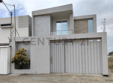 Casa · 154m² · 3 Habitaciones · 1 Estacionamiento · Casa en Venta en Montecristi - Hermosa y Hogareña