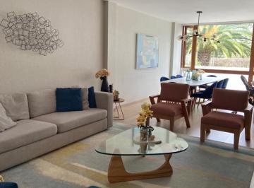 Casa de 3 habitaciones, Quito · Moderna! en Conjunto! $249.000