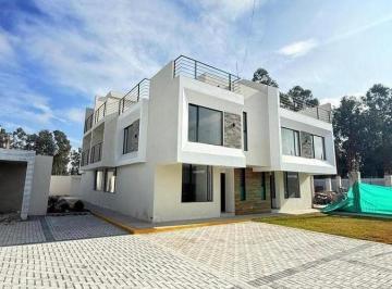 Casa · 108m² · 3 Habitaciones · 1 Estacionamiento · Venta Casa 2 Plantas Calderon Credito Vip Acabados de Primera