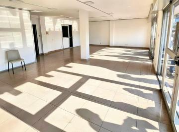 Local comercial · 400m² · 6 Habitaciones · 6 Estacionamientos · Ciudadela Adace, Local Comercial en Renta, 400 m²