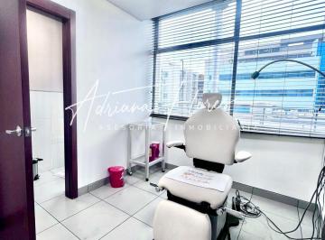 Consultorio , Guayaquil · Consultorio Médico en Venta – Omni Hospital, Gran Manzana, Guayaquil