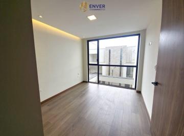 Casa · 213m² · 3 Habitaciones · 2 Estacionamientos · Casa en Challuabamba
