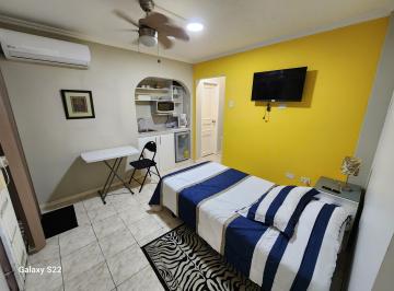 Suite de 1 habitación, Guayaquil · Alquilo Suite Amoblada en Urdesa, planta Baja, Servicios Básicos E Internet. Incluye Parqueo