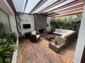 Casa · 286m² · 3 Habitaciones · 2 Estacionamientos · San Juan Bajo - Cumbaya Casa de Venta en Conjunto Exclusivo