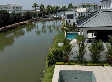 Casa de 5 habitaciones, Guayaquil · Villa de Lujo Al Lago en Aires de Batán – 5 Dorm., Ascensor