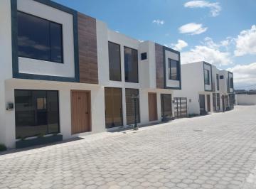 Casa de 3 habitaciones, Quito · Vendo Casas a Estrenar en 2 Plantas 3 Dorm., Tercera Etapa. Sector Llano Grande