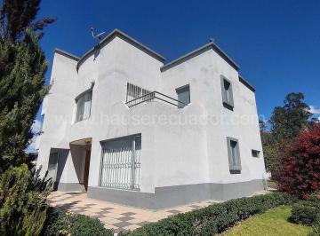 Casa · 245m² · 3 Habitaciones · 3 Estacionamientos · Casa con Terreno en Ontaneda– 4 Dorm., Balcón, Bbq, Área Verde, Sauna, Garaje y Seguridad 24/7