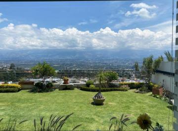 Casa · 569m² · 4 Habitaciones · 3 Estacionamientos · Casa de Lujo en Venta – Vista Grande, Cumbayá | Vista Panorámica