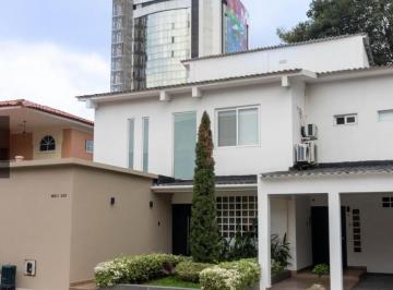 Departamento de 4 habitaciones, Guayaquil · Departamento de Venta en Las Garzas. Guayaquil