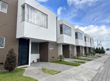 Casa de 3 habitaciones, Quito · Casas Biess 2.99%