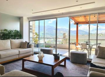 Departamento de 3 habitaciones, Quito · En Venta Departamento con Patio y Balcón | Cumbayá - Cerca del Parque Central