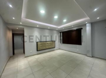 Casa de 4 habitaciones, Guayaquil · Amplia Casa de Venta en Garzota – 2 Pisos con Área Social y Bbq