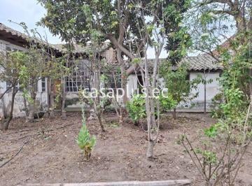 Casa · 500m² · 5 Habitaciones · Casa Patrimonial en Venta en El Centro de Latacunga