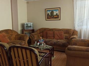 Casa · 351m² · 7 Habitaciones · Casa Rentera en Venta en El Sector de Lomas de Puengasi. Barrio Obrero Independiente