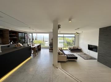 Casa · 424m² · 3 Habitaciones · 2 Estacionamientos · Casa en Venta Cumbaya, Miravalle