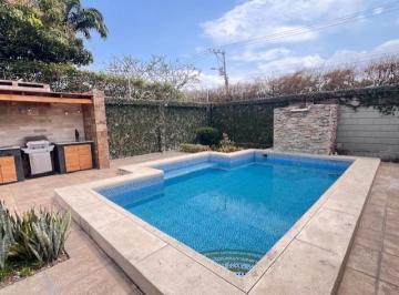 Casa · 613m² · 2 Habitaciones · 2 Estacionamientos · Casa en Venta en Urbanizacion Portofino