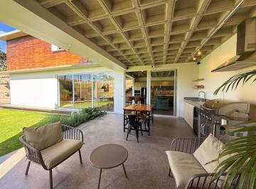 Casa · 656m² · 5 Habitaciones · Tumbaco - Manto Verde 905 m² 2 Casas Independientes en 1 Sola Propiedad
