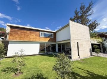 Casa · 656m² · 5 Habitaciones · 6 Estacionamientos · Tumbaco - Manto Verde 905 m² 2 Casas Independientes en 1 Sola Propiedad