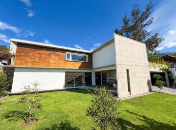 Casa · 656m² · 5 Habitaciones · 6 Estacionamientos · Tumbaco - Manto Verde 905 m² 2 Casas Independientes en 1 Sola Propiedad