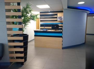 Oficina comercial · 107m² · 2 Estacionamientos · Clínica Dental y Consultorios en El Sector de La Alemania y Eloy Alfaro