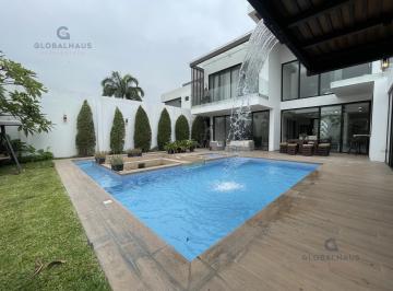 Casa · 700m² · 5 Habitaciones · 2 Estacionamientos · Venta de Casa en Isla Mocoli - Area Bbq Piscina con Cascada y Jacuzzi. My. Z.
