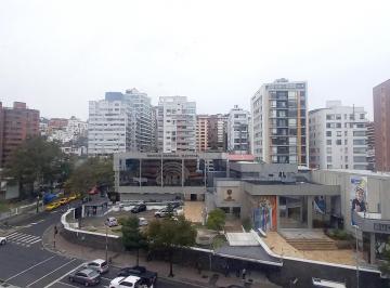 Departamento de 3 habitaciones, Quito · Excelente Ubicación/ Eloy Alfaro y 6 de Diciembre Dpto 3 Dormit 121 M²/ Ascensor