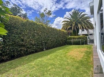 Casa de 4 habitaciones, Quito · Venta Casa Amplia - Detrás de Vía Ventura