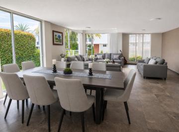 Casa de 4 habitaciones, Quito · Venta Casa Amplia con Jardín en Tumbaco – Sector Vía Ventura