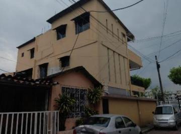 Casa de 5 habitaciones, Guayaquil · Venta Casa Rentera Esquinera – La Atarazana, Av Plaza Dañín, Norte de Guayaquil