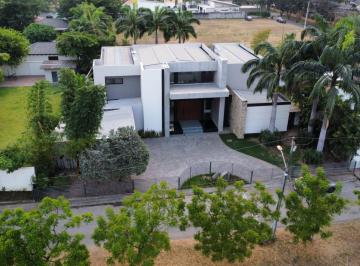Casa de 6 habitaciones, Guayaquil · Venta Casa en El Cortijo, Area de Terreno 1,225 m², Are de Const. 745.28 m²