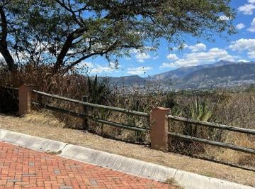 Terreno / Lote · 4000m² · Tumbaco Terreno de Venta en La Urbanizacion La Viña