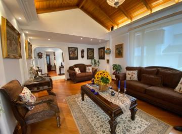 Casa de 4 habitaciones, Quito · Vendo Casa Urba El Condado