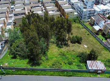 Terreno / Lote · 1500m² · Vendo Terreno Sector Embajada Americana
