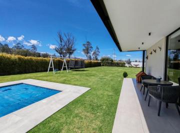 Hacienda-Quinta · 370ha · 4 Habitaciones · 9 Estacionamientos · Casa de Venta en Terreno Urbano en El Quinche – Sector Bello Horizonte
