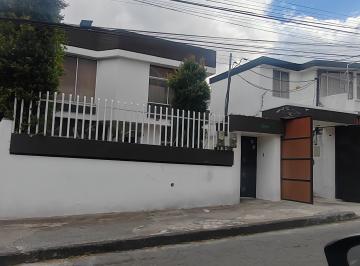 Casa de 7 habitaciones, Quito · Vendo Casa en Quito Sector Pinar Bajo