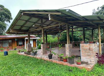Terreno / Lote de 2 habitaciones, Los Bancos · Terreno de 4 Ha con Cabaña de Campo en Los Bancos