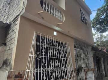 Casa de 7 habitaciones, Guayaquil · Vendo Casa Rentera en Montebello, Cerca Mercado de Transferencias, Vía a Daule