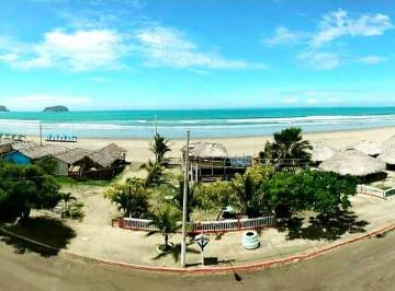 Terreno / Lote , Jipijapa · Terreno en Venta 217 m² Puerto Cayo / Manabí
