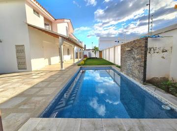 Casa · 260m² · 4 Habitaciones · 4 Estacionamientos · Alquilo Casa Urb. Barbasquillo, Piscina y Amplio Parqueadero.