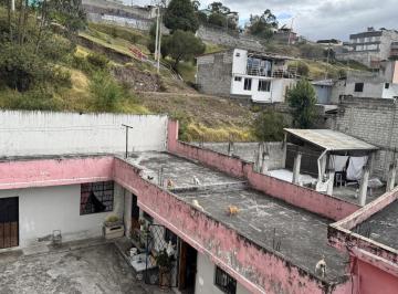 Casa · 474m² · 5 Habitaciones · 3 Estacionamientos · Casa en Venta Loma de Puengasí Precio de Oportunidad