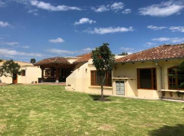 Quinta vacacional de 3 habitaciones, Quito · Venta Finca Chavezpamba $395.000