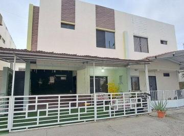 Casa de 3 habitaciones, Manta · Casa de Venta en Manta Urbanizacion Metropolis L/f