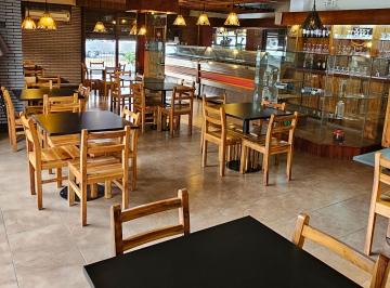 Local comercial , Guayaquil · Vendo Local Comercial Esquinero 105 m² en El Barrio Centenario.