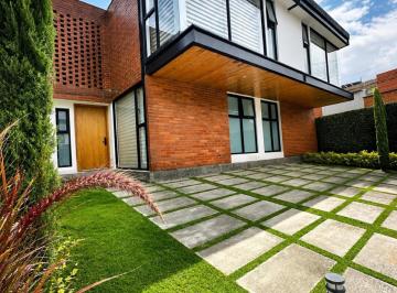Casa · 181m² · 3 Habitaciones · 2 Estacionamientos · Casa - San Juan de Cumbayá