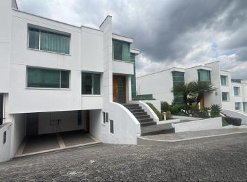 Casa de 3 habitaciones, Quito · Venta Casa Cumbaya a 5 Munutos de La Usfq