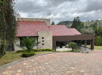 Casa de 3 habitaciones, Azogues · Venta de Casa, Azogues, Sector Javier Loyola, Zumbahaico 2132 m²