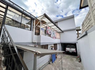 Casa de 9 habitaciones, Quito · Casa Rentera en La Vicentina